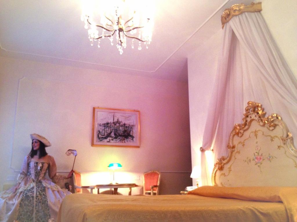 Hotel At Leonard Venice Room photo