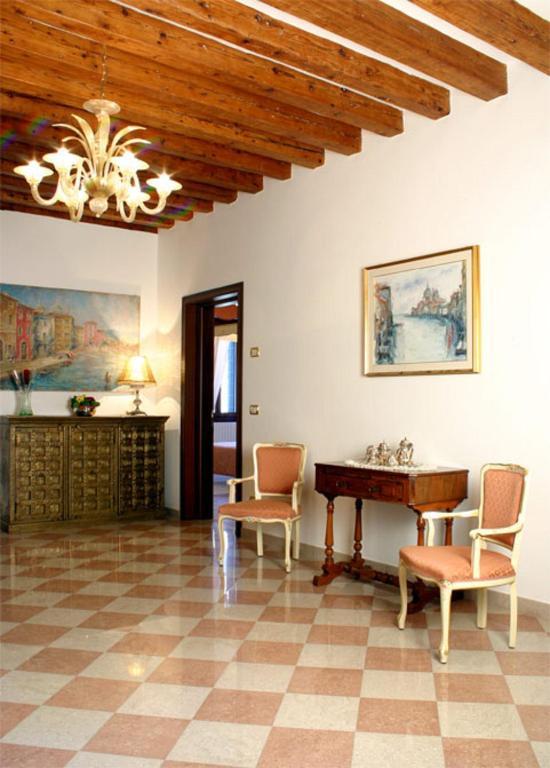 Hotel At Leonard Venice Exterior photo