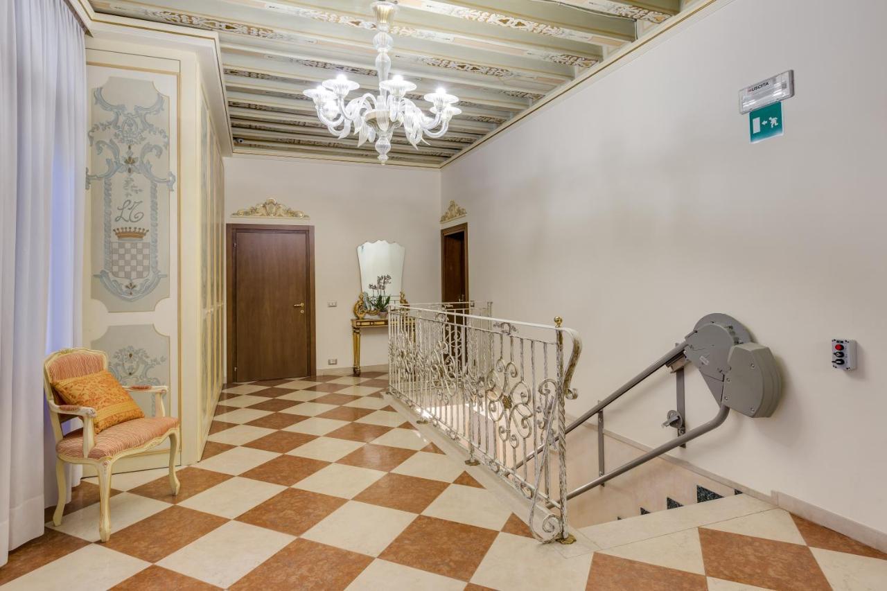 Hotel At Leonard Venice Exterior photo