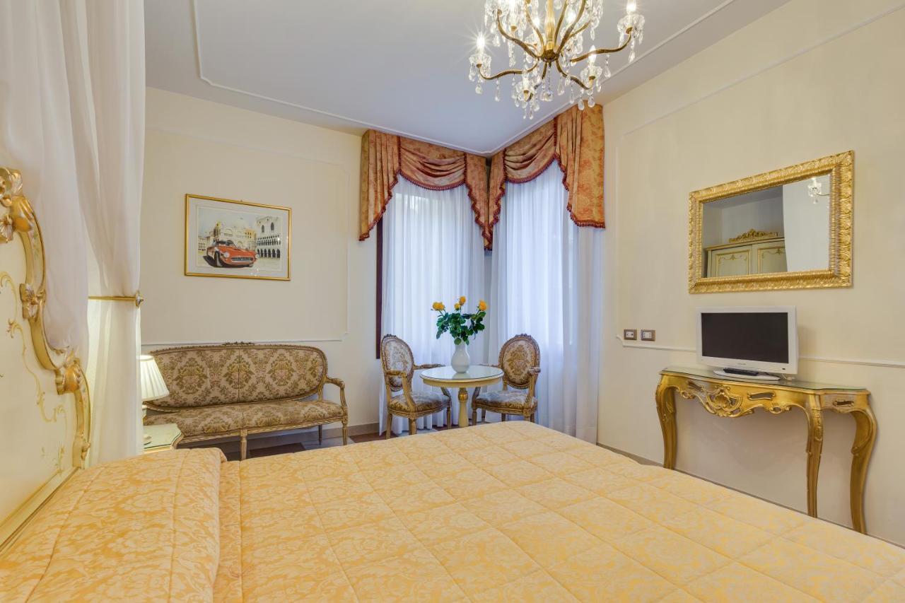 Hotel At Leonard Venice Exterior photo