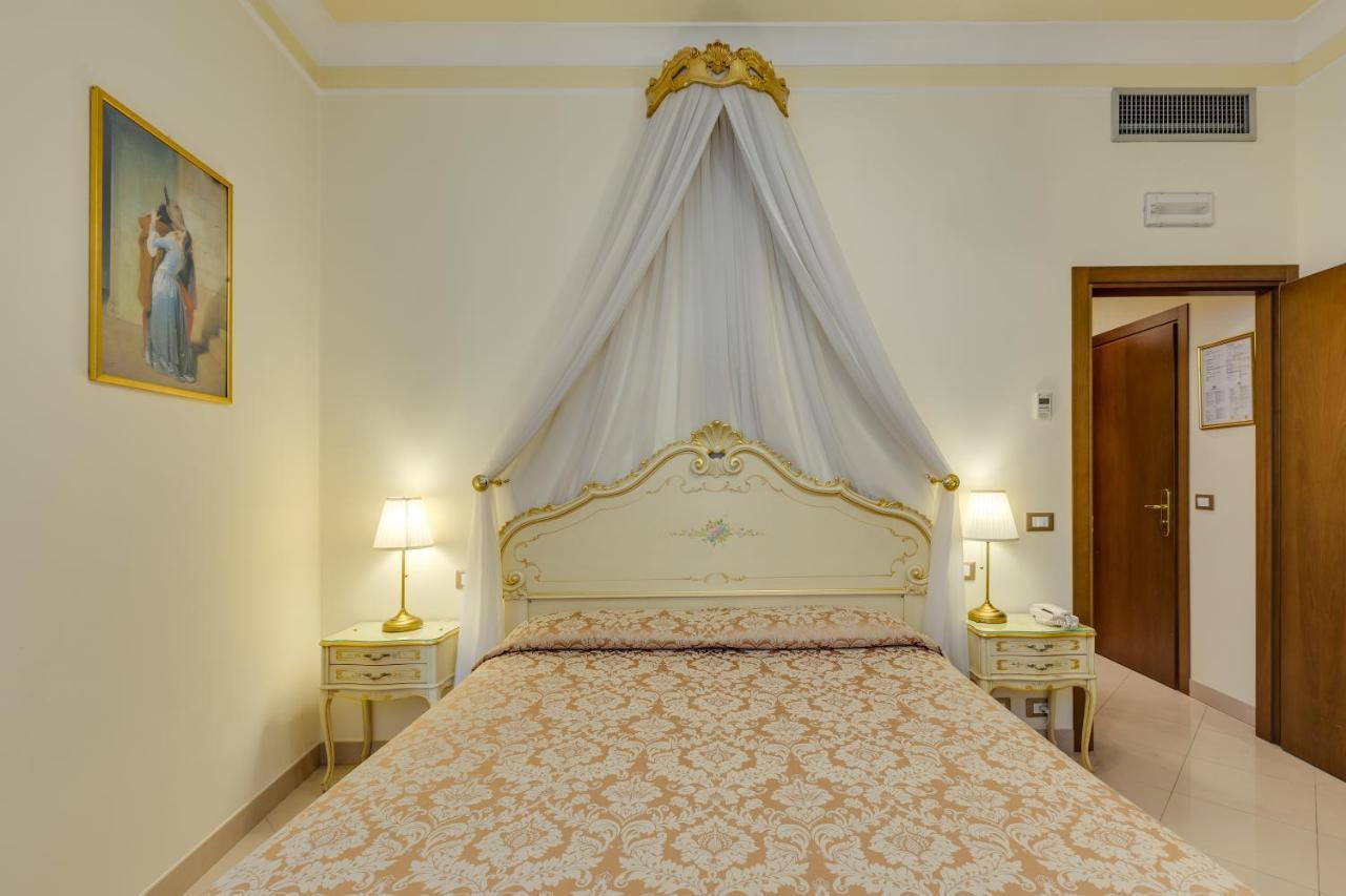 Hotel At Leonard Venice Exterior photo