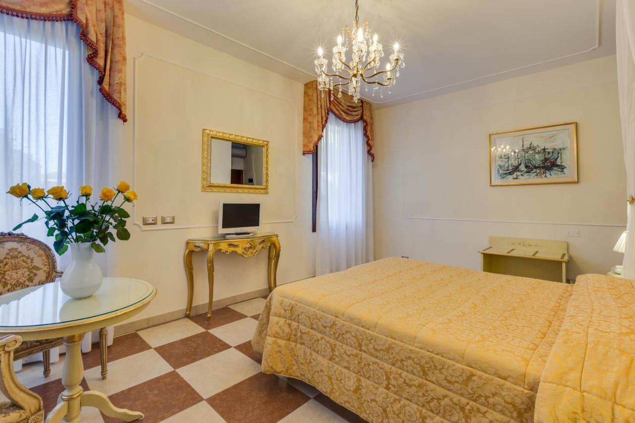 Hotel At Leonard Venice Exterior photo