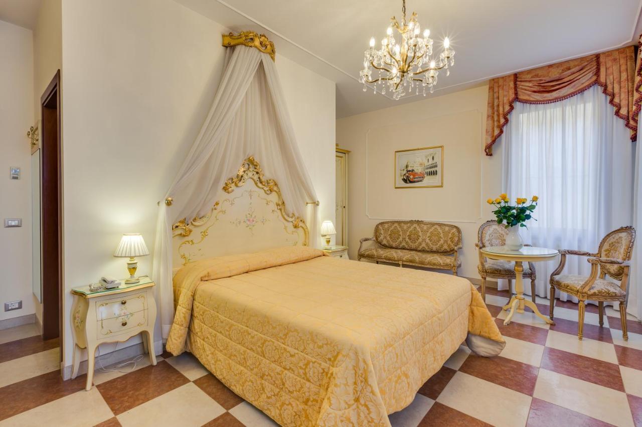 Hotel At Leonard Venice Exterior photo